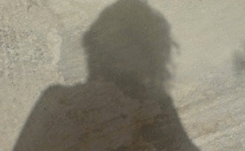 Θα ήθελα να σας συστηθώ. Δυσλεξική, αριστερόχειρας και θυμωμένη