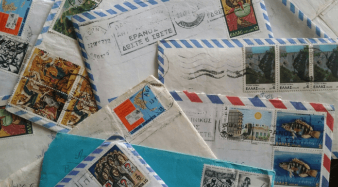 Ένα σημείωμα στη φρουτιέρα.