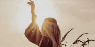 Τα ύψωσα τα χέρια μου