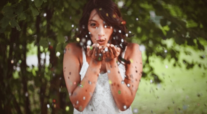 Χαμηλή αυτοπεποίθηση: Τι να κάνουμε για να νιώσουμε καλύτερα με τον εαυτό μας