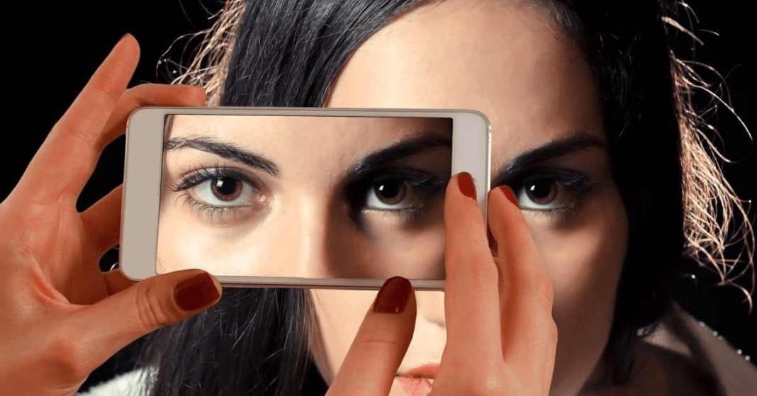 agnostoi.gr - kleidarotrypa