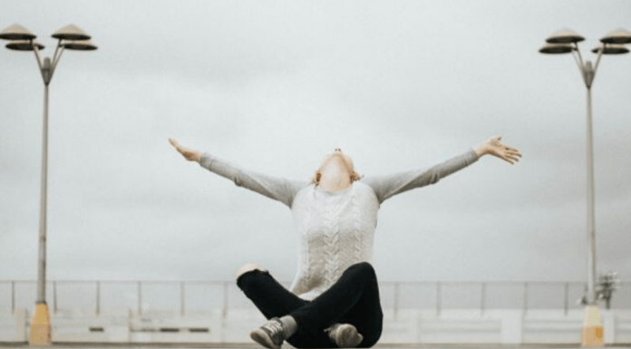 Και μου είπες δειλά πως σε λεν’ Ευτυχία