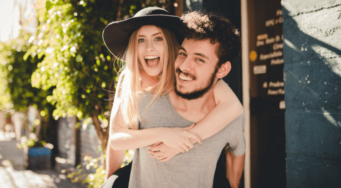 Το χιούμορ μετοχή υψηλής κεφαλαιοποίησης στο «Χρηματιστήριο» Σχέσεων