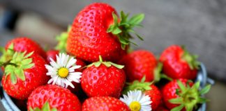 Γλυκό με φράουλες