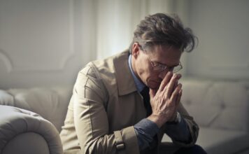 Αποδοχή ή ”θάνατος”;