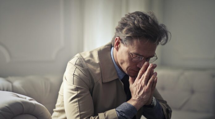 Αποδοχή ή ”θάνατος”;